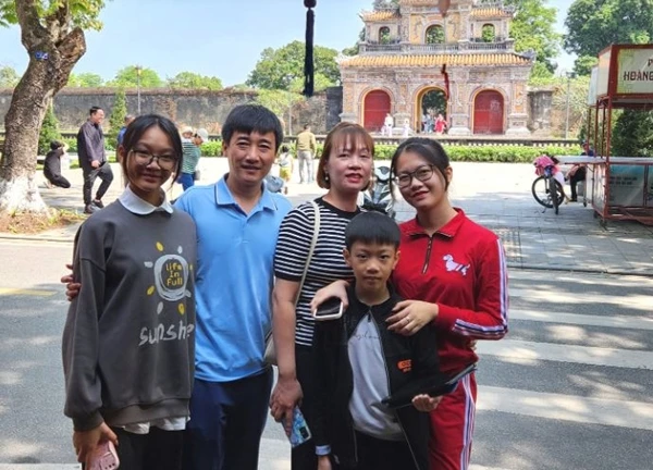 Làm việc ở Hà Nội, nam giảng viên vẫn chọn về quê sống, mỗi ngày đi hơn 100km