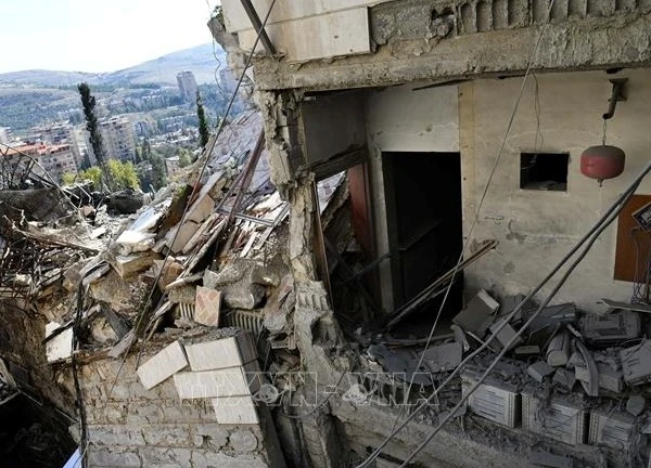 Israel tiếp tục tấn công miền Nam Syria