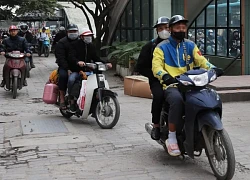 Nữ tài xế phóng xe lên vỉa hè Hà Nội: 'Sợ làm muộn mà bị phạt mất nửa tháng lương'