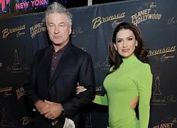 Tài tử Alec Baldwin nhiều lần bị vợ mắng trước công chúng