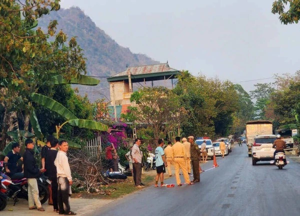 Bị xe máy tông tử vong khi đi đổ rác