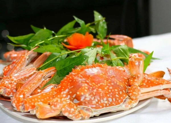 Luộc cua ghẹ nên dùng nước nóng hay nước lạnh?