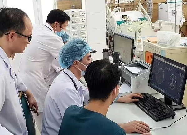 Cảnh báo nguy cơ 'mất mạng' vì uống 'nước kiềm' chữa bệnh