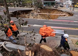 Hàn Quốc: Tìm thấy người đi xe máy tử vong trong 'hố tử thần' ở Seoul