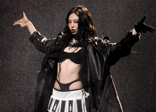 "Jennie chỉ lười nhảy khi hoạt động cùng BLACKPINK"