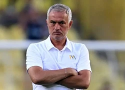 Jose Mourinho bất ngờ xuất hiện tại London