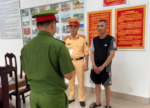 Bắt đối tượng dùng gậy bóng chày đánh người