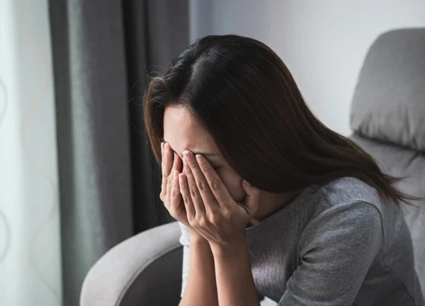 Cứ ngỡ hạnh phúc đã mỉm cười với mình nhưng chỉ một tin nhắn, tôi mất chồng, mất cả danh dự
