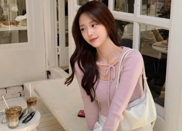 Đi họp lớp gặp lại bạn cùng bàn cấp 3, người bạn lương thấp nhất nhóm nói một câu khiến chúng tôi hổ thẹn