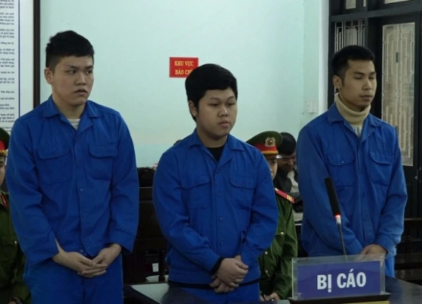 Giao dịch ma túy qua Facebook, 3 đối tượng chia nhau 42 năm tù