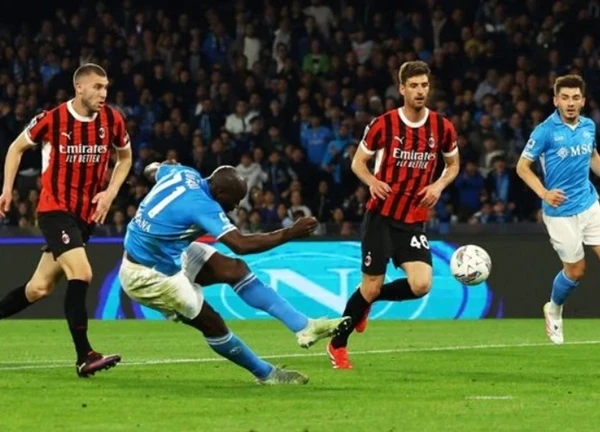 Lukaku chinh phục Napoli