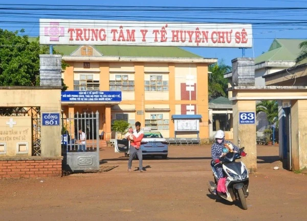 Triệu tập thanh niên hô "mày biết tao là ai không" rồi đánh bác sĩ
