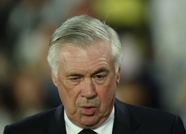 Ancelotti trên đường rời Real Madrid