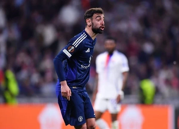 Bruno Fernandes 'nắn gân' đàn em trước đại chiến Bilbao vs MU