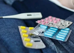 Cách hạ sốt phổ biến khiến bé trai bất động, phải đi cấp cứu