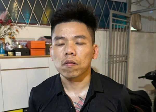 Con rể chủ quán karaoke dùng súng bắn khách bị thương