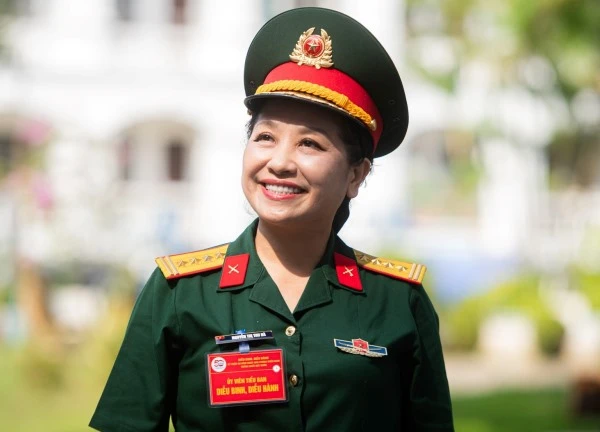 Đại tá, NSND Thu Hà: Ứa nước mắt giữa vòng tay Nhân dân, xem nhẹ cái nóng 50 độ