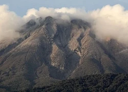 Philippines nâng mức cảnh báo sau khi núi lửa Bulusan phun trào