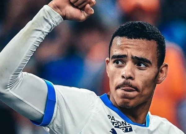 Greenwood giúp Marseille rộng cửa dự Champions League