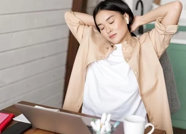 Những căn bệnh âm thầm đe dọa dân văn phòng