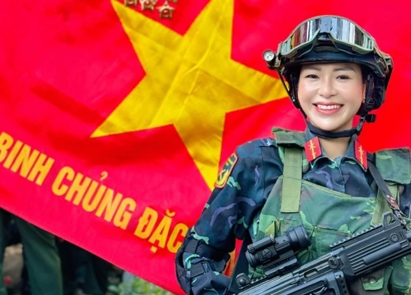 Nữ sĩ quan xinh đẹp kể về quá trình luyện tập dưới cái nắng 36 độ: Sợ nhất là động tác tưởng đơn giản này!