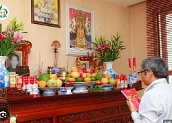 Thắp hương mùng 1, không đặt 3 loại hoa, 4 loại quả này trên bàn thờ