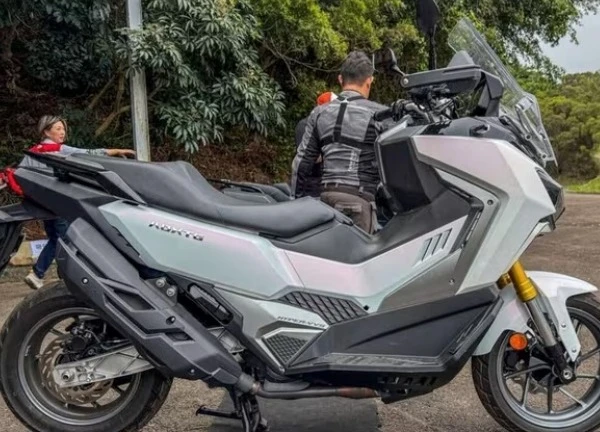 Xe tay ga SYM ADXTG 400 2025 sắp ra mắt tại Malaysia