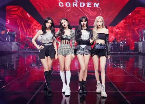 BLACKPINK khiến fan bàng hoàng trước thềm world tour, YG xử lý thiếu minh bạch