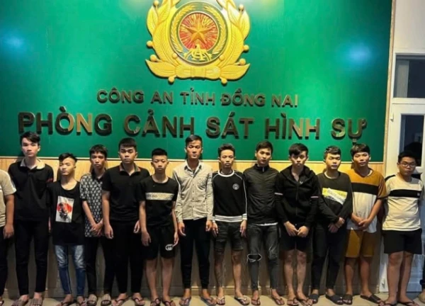 Tạm giữ 14 đối tượng mang hung khí tự chế để giải quyết mâu thuẫn