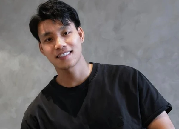 Văn Thanh tuổi 29, tay đeo đồng hồ nửa tỷ, sở hữu xế hộp đắt đỏ nhìn bất động sản còn choáng hơn