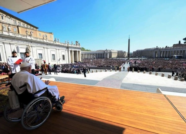 Sức khỏe của Giáo hoàng Francis khởi sắc