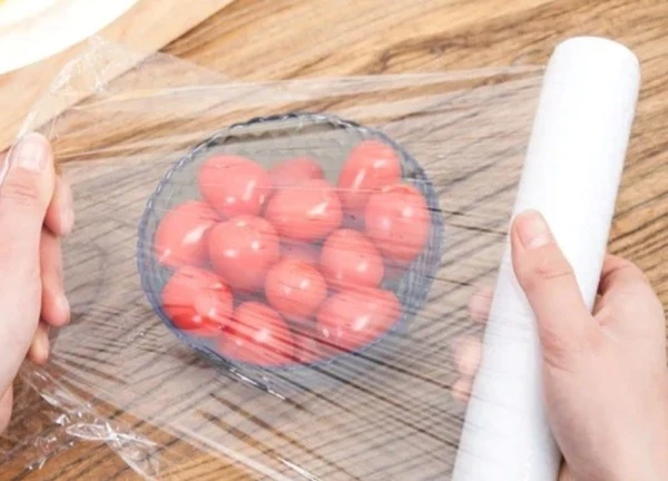 Cách màng bọc thực phẩm âm thầm đưa bệnh tật vào cơ thể