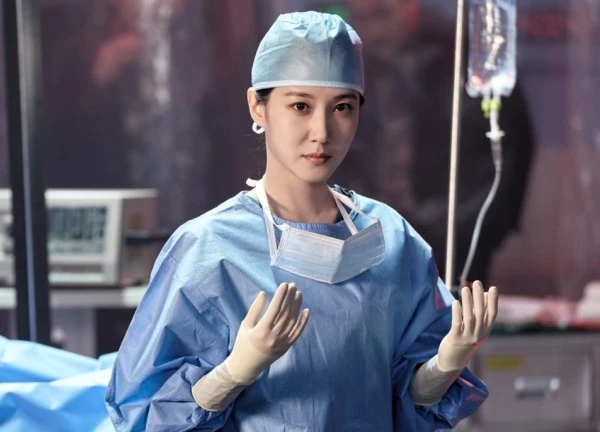 Phim Hàn hay xuất sắc lập kỷ lục chấn động toàn cầu, nữ chính diễn xuất phong thần khiến ai cũng "lạnh gáy"