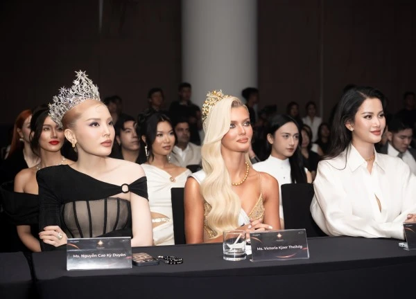 Hoa hậu Kỳ Duyên xúc động nhìn lại hành trình thi Miss Universe