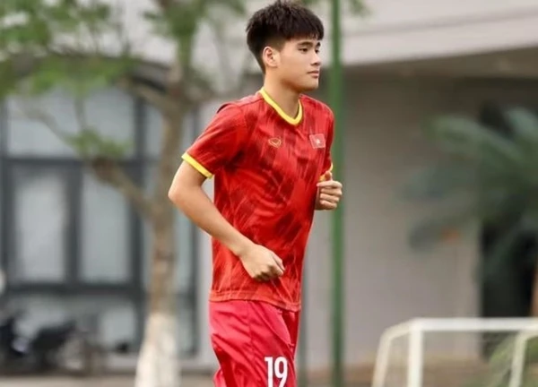 Hot boy Gia Bảo và dàn 'nam thần' của U17 Việt Nam
