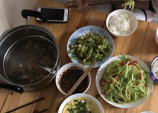 Từ bỏ thứ "chi phí cho người khác xem" để sống tối giản, ở tuổi 53, tôi hoàn toàn vui vẻ với mức lương hưu vỏn vẹn 7 triệu/tháng