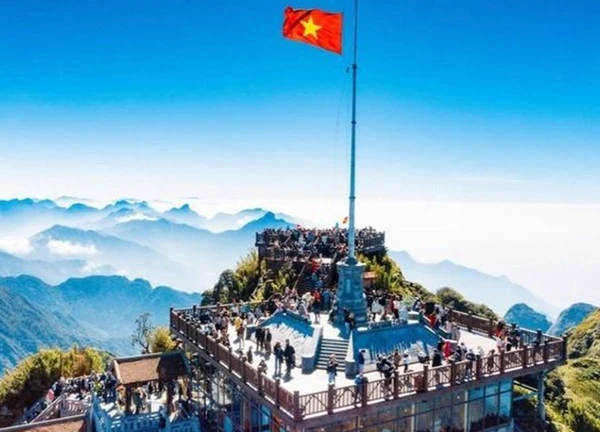 Vô vàn trải nghiệm hấp dẫn tại Fansipan dịp lễ 30/4 - 1/5