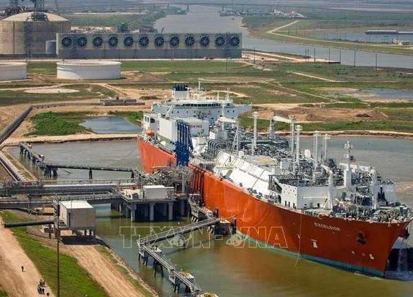 EU thúc đẩy thoả thuận năng lượng để hạ nhiệt căng thẳng khi Mỹ tạm ngừng áp thuế đối ứng