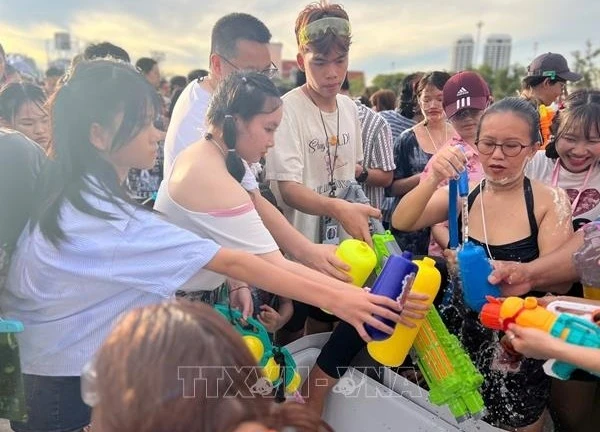 Tết Songkran tôn vinh quyền lực mềm văn hóa Thái Lan