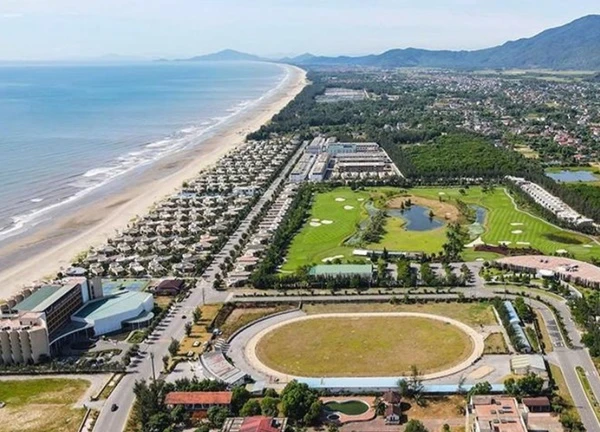 Biển xanh, cát trắng, hải sản tươi ngon ở Xuân Thành