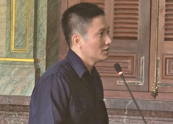 Cựu cán bộ Công an TP Thủ Đức "vòi" 100 triệu đồng của người vi phạm