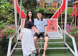 Đỏ mặt với khoảnh khắc hotgirl đội tuyển nữ Việt Nam diện váy hở bạo thân mật với người yêu đồng giới