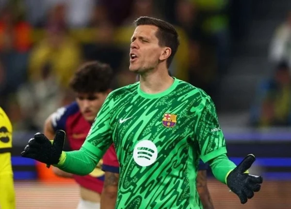 Kỳ tích của Szczesny bị chặn đứng