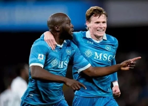 McTominay xát muối vào vết thương của MU