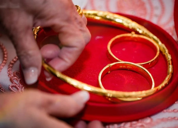 Mẹ chồng hí hửng khoe mới bán 3 cây vàng chốt lời 150 triệu so với lúc mua, con dâu giận sôi máu khi biết nguồn gốc số vàng