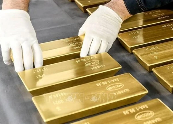 Sau khi thoát lệnh thuế của Tổng thống Trump, vàng ở Mỹ quay đầu về Thụy Sỹ