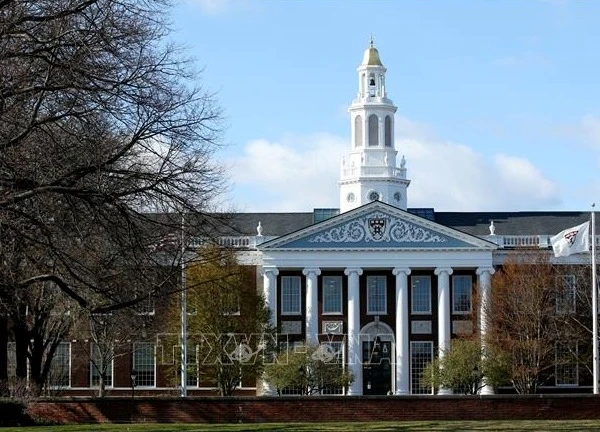 Tổng thống Mỹ D. Trump gia tăng sức ép đối với Đại học Harvard