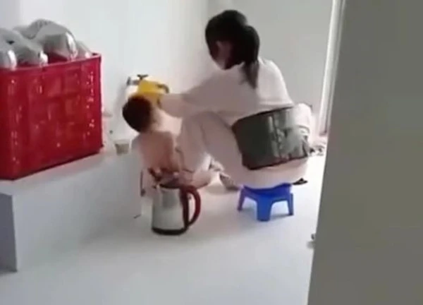 Vụ bảo mẫu ép trẻ ăn đầy bạo lực ở Bến Tre: Thông tin mới nhất về cơ sở trông giữ trẻ