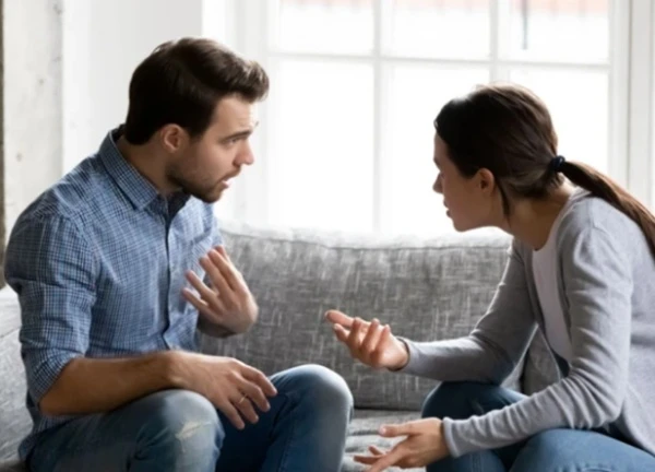 Bi kịch của người chồng chăm chỉ, gồng mình lo toan vẫn bị vợ chê nghèo