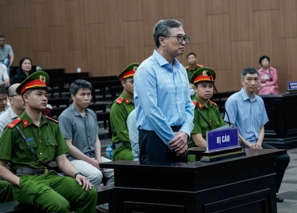 Cựu Thứ trưởng Hoàng Quốc Vượng phủ nhận việc 'có người tác động'